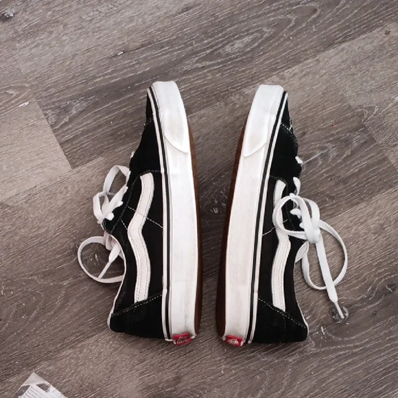 Vans Black and White Women's Sneakers - Picture 5 of 15